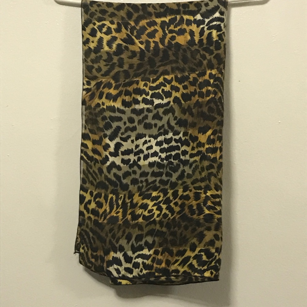 Leopard scarf